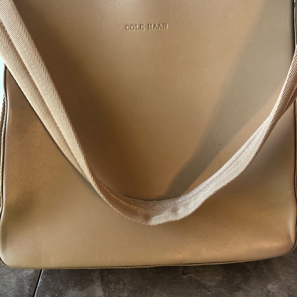 Cole Haan Hobo Handbag. Pre-owned. Taupe in color.